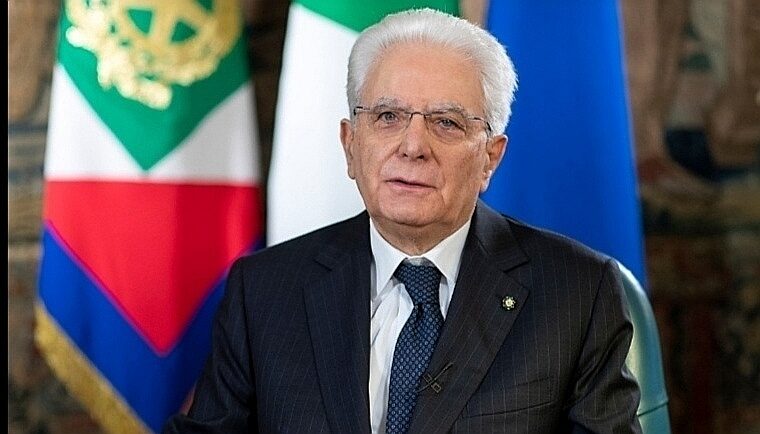 Il Presidente Mattarella, l’accusa di Renato Farina: “Non è Giorgio Napolitano, ha deciso di essere neutrale di fronte al voto di scambio”