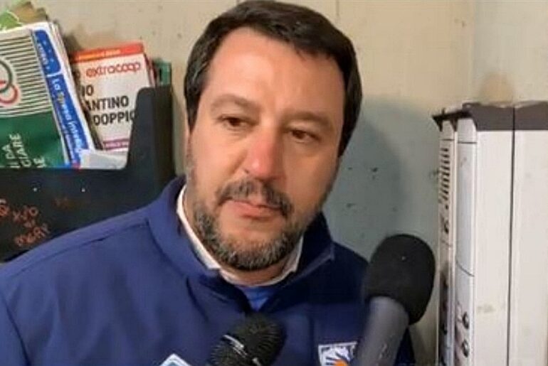 Arrestata la coppia della “citofonata” di Matteo Salvini: in casa avevano armi, droga e soldi falsi