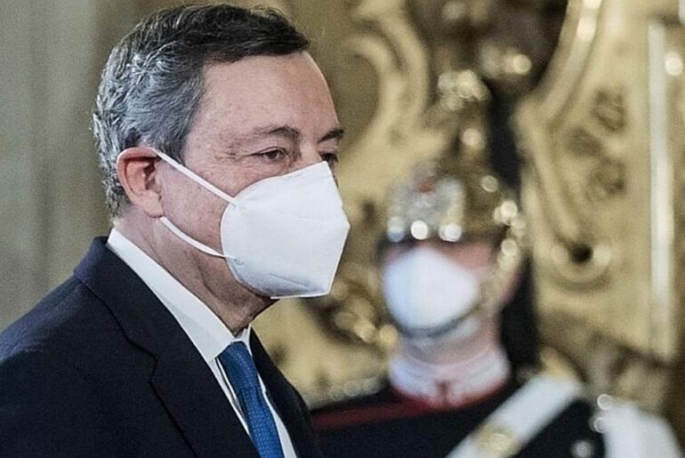 Retroscena Mario Draghi furioso con i 5 Stelle: hanno sospeso il voto su Rousseau per far fuori Matteo Salvini