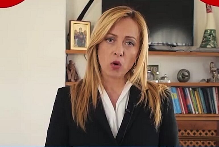 Giorgia Meloni FdI: «Italia blindata in casa e porti spalancati ai clandestini. Siamo stufi di essere presi in giro» (video)