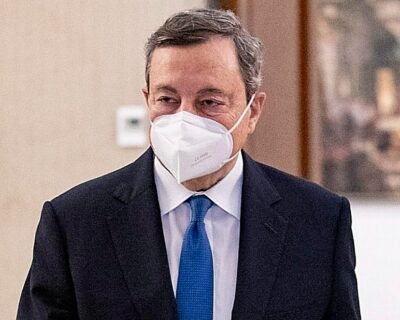 ll Premier Draghi striglia le Regioni: basta furbetti del vaccino