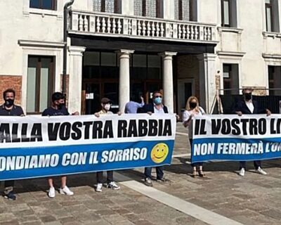 Fratelli d’Italia ridicolizza gli odiatori veneziani di Giorgia Meloni sfoderando l’arma del sorriso