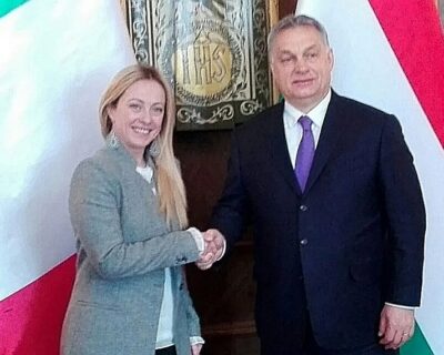 Assedio a Orban per una legge che non parla di omofobia ma di pedofilia. Giorgia Meloni: quanti l’hanno letta?