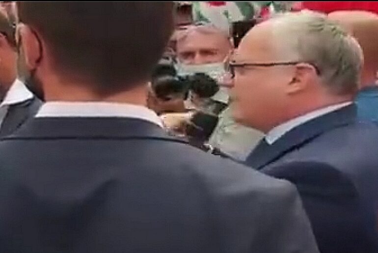 Roberto Gualtieri fischiato in piazza, così la sinistra si è persa il popolo
