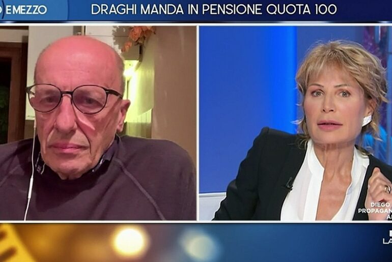 Botta e risposta a Otto e mezzo. “La differenza tra Draghi e Conte”, Alessandro Sallusti manda in tilt Travaglio