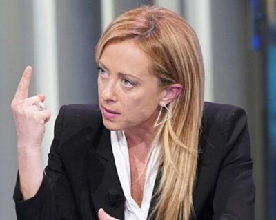 Giorgia Meloni: “Il vero Green pass ce l’hanno gli immigrati illegali. E’ surreale. Anche Draghi sbaglia”