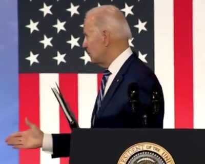 Biden non è in sé? La stretta di mano che sconcerta il mondo: “Un vecchio rinc***o”