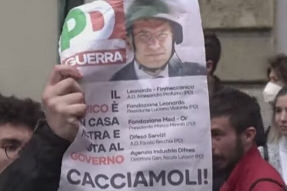 “Schiavo dell’America, servo della Nato”: Enrico Letta duramente contestato al corteo di Milano (video)