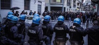 Torino scontri polizia centri sociali 