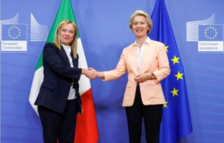 Stretta di mano Italia UE